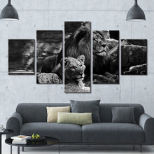 Charger l&#39;image dans la galerie, Toile de lion avec fond noir, 5 pièces d&#39;art mural moderne
